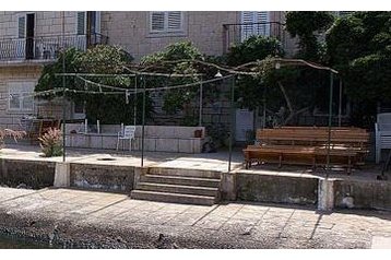 Croazia Privát Lumbarda, Esterno